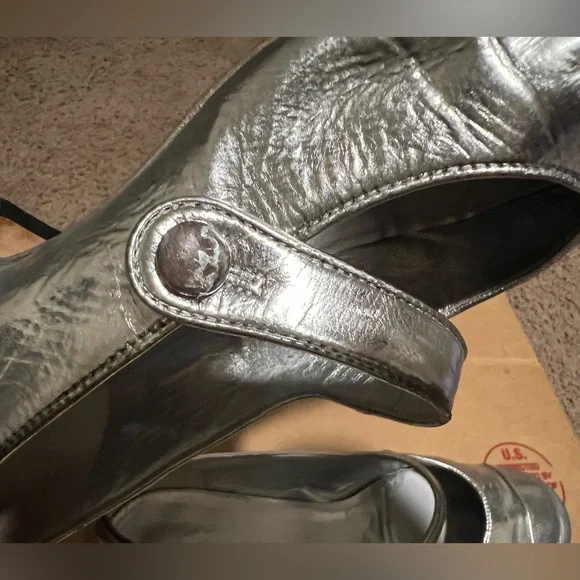 Chanel Silver Mary Jane Women's Shoes. READ DESCRIPTION - Picture 8 of 14